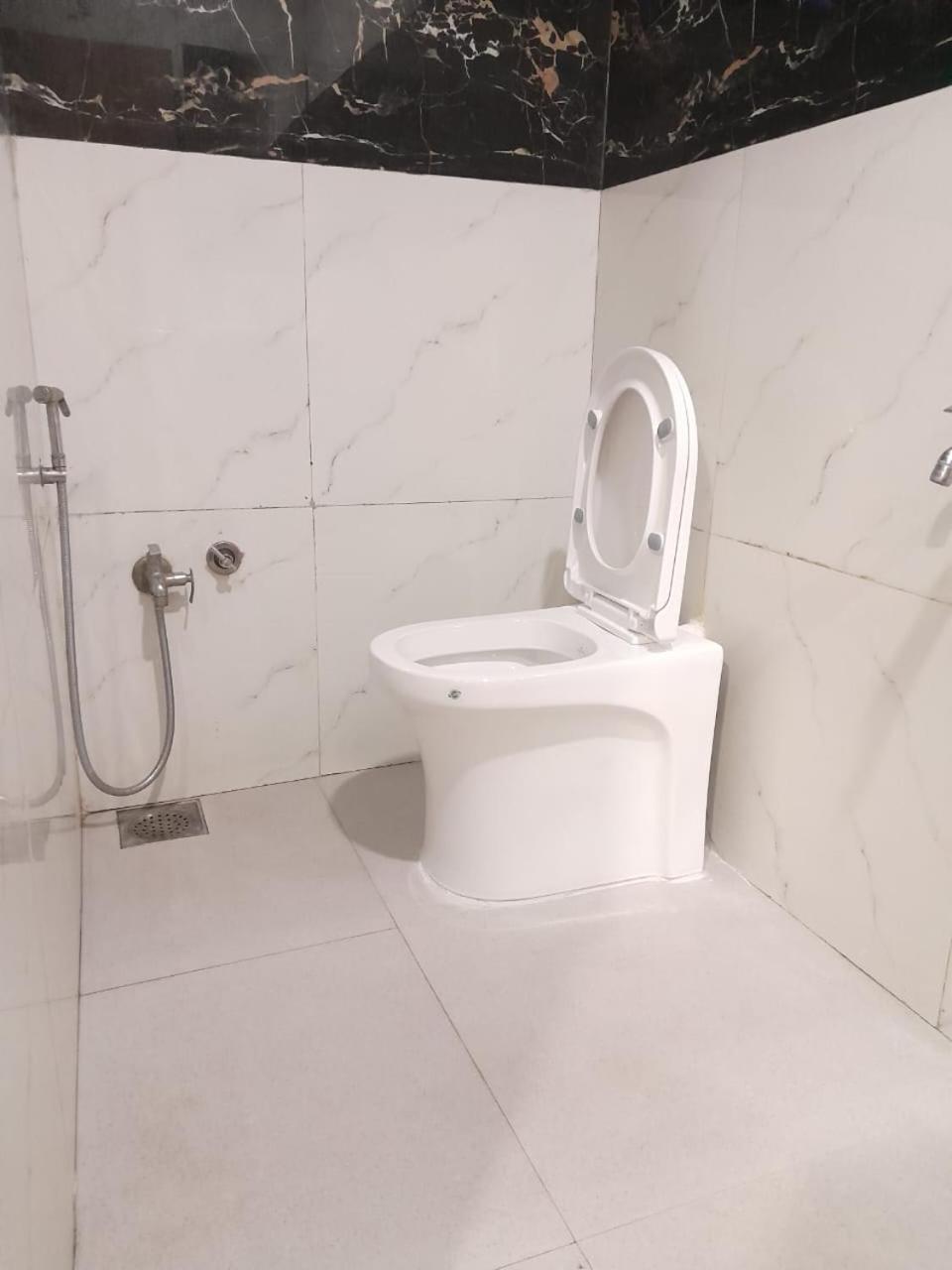 Hotel Silver Resort Даман Екстериор снимка